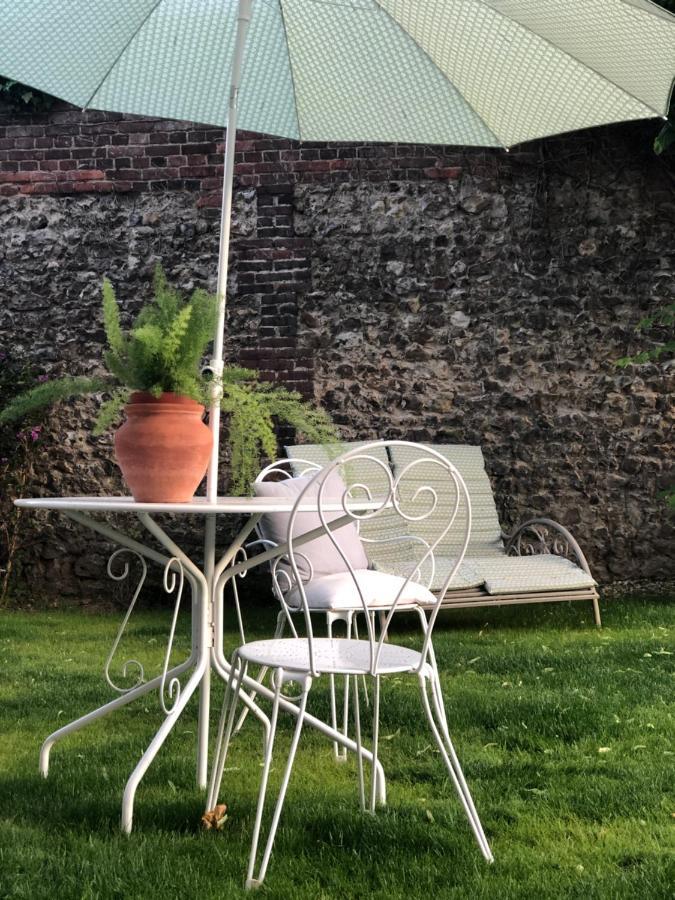 A L'Ecole Buissonniere Bed and Breakfast Honfleur Exteriör bild